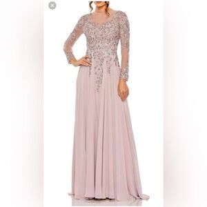 NWT Mac Duggal Long Sleeve Embellished Gown Size 8